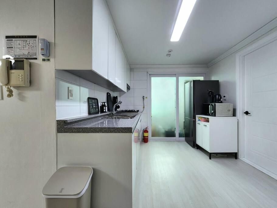 Charm In Seoul, 3r2b, Arex, Digitalmediacitystation 3minutes, Hongdae Seoul